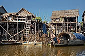 Tonle Sap - Kampong Phluk floating village - stilted houses